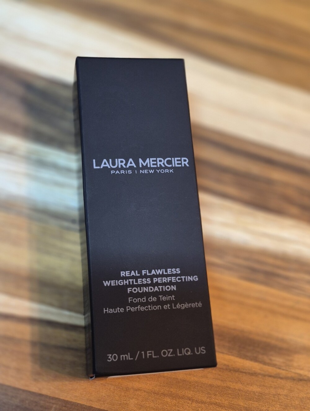 Laura Mercier Real Flawless Weightless Perfect Foundation Cool Vanille (1C1) NIB - Picture 10 of 11